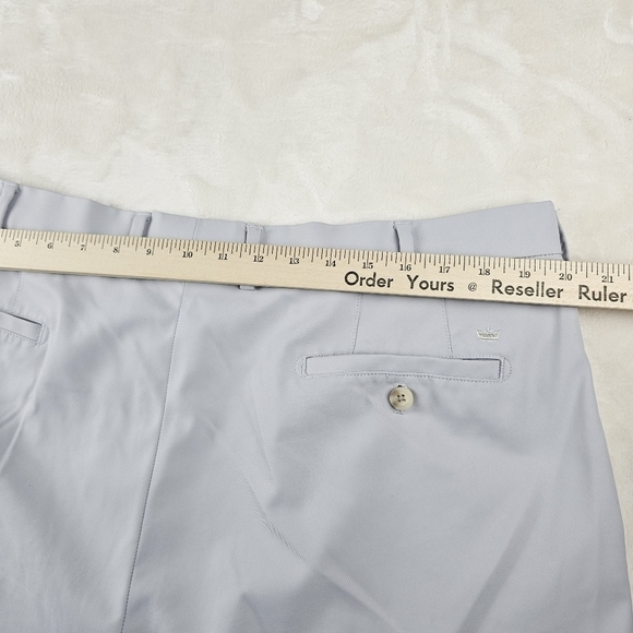 Peter Millar shorts golf wicking great size 40 performance flaw see pic 2. Offer - Picture 6 of 8